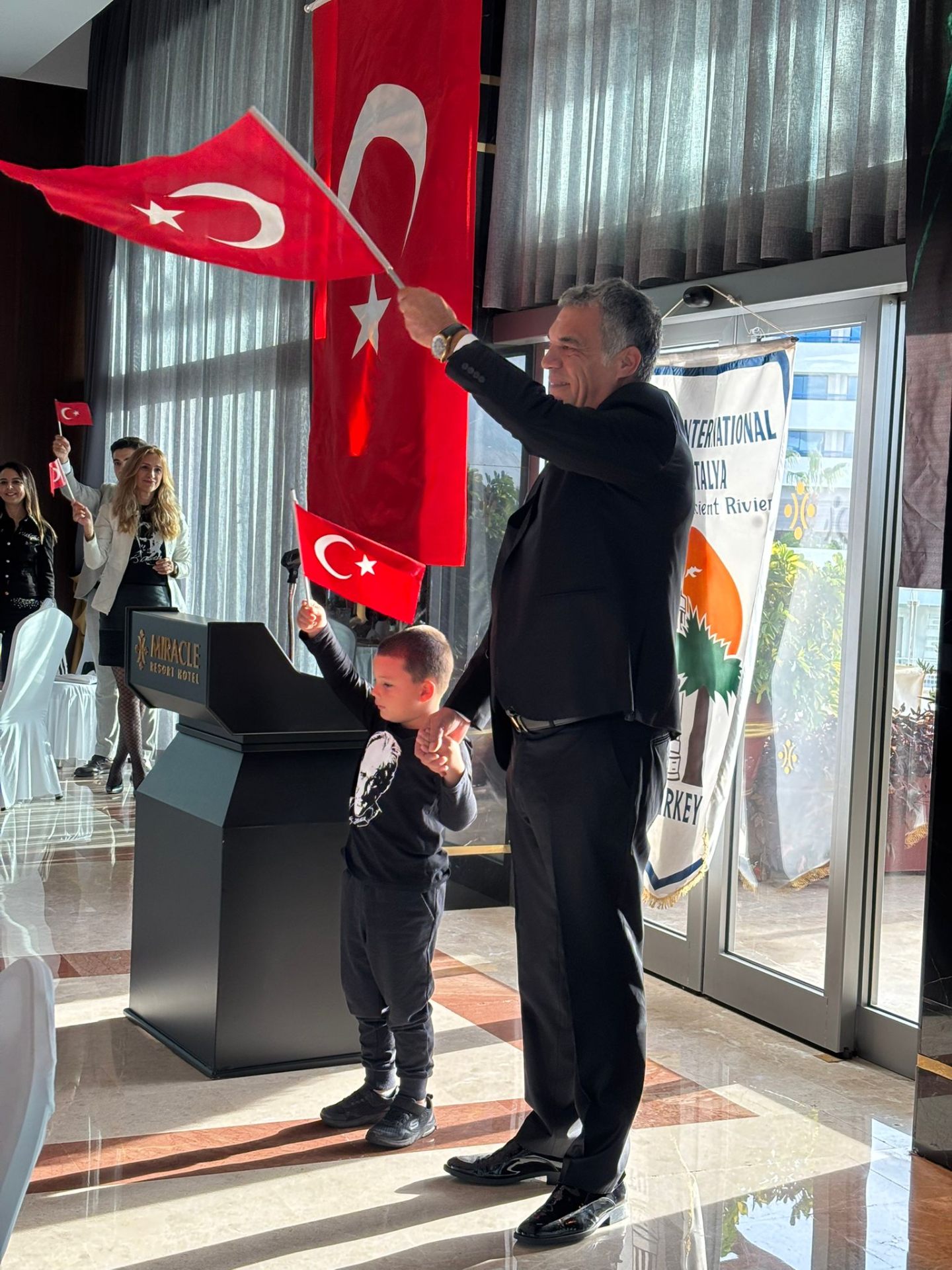 10 Kasım Atatürk'ü Anma · Miracle Resort